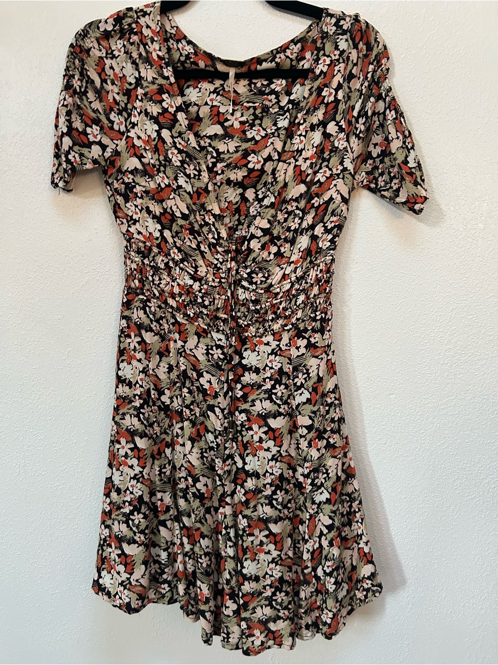 Free People Floral Short-Sleeve V-Neck Dress in Black & Rust size 0